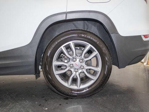Used 2022 GMC Terrain SLT w/ Tech Package AWD/4WD image 9