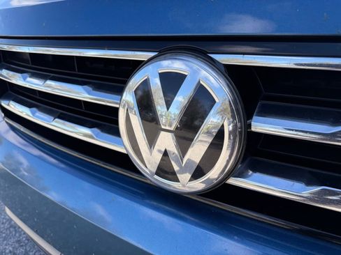 Used 2020 Volkswagen Tiguan S image 6