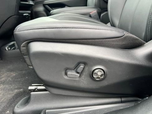 New 2026 Chrysler Pacifica Select image 10