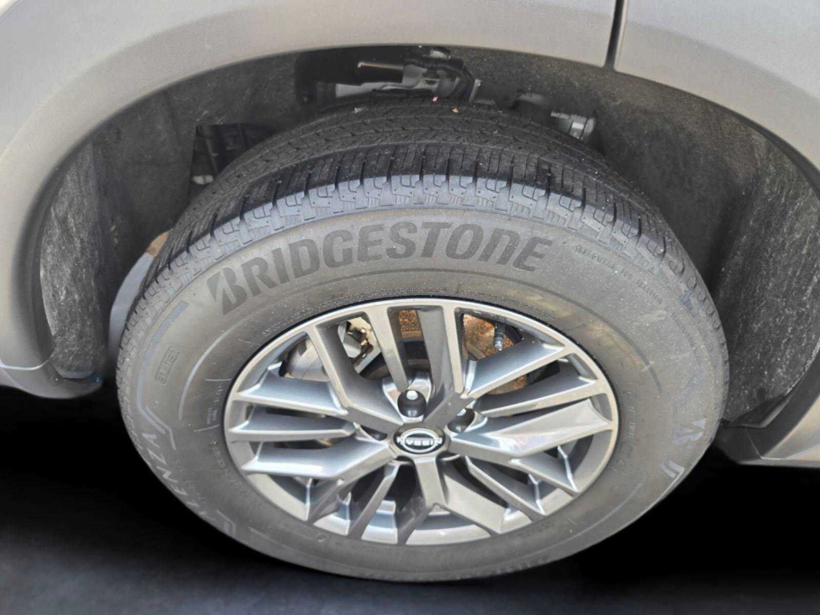 Used 2024 Nissan Rogue S FWD image 16