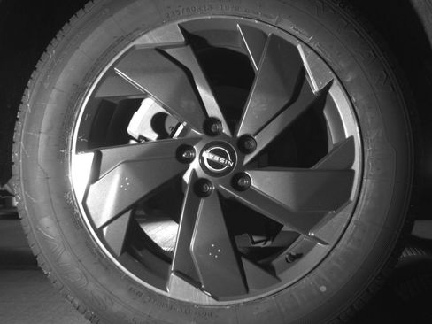 Used 2025 Nissan Rogue SV AWD/4WD image 18
