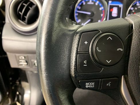 Used 2017 Toyota RAV4 Limited image 20
