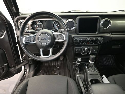 Used 2021 Jeep Wrangler Unlimited Sahara AWD/4WD image 15