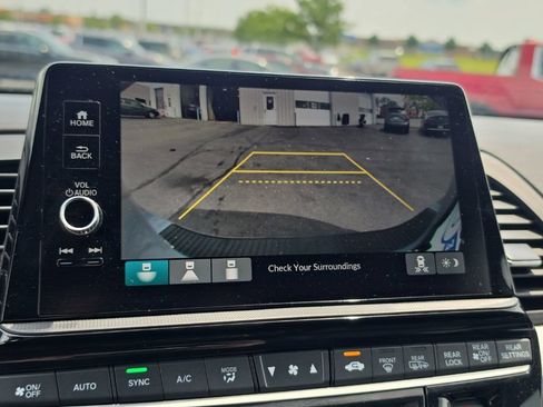Used 2025 Honda Odyssey Sport-L image 19