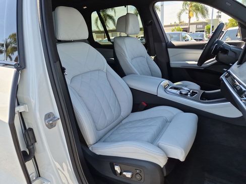 Used 2026 BMW X5 xDrive40i w/ M Sport Package AWD/4WD image 33