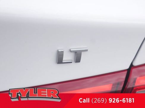 Used 2024 Chevrolet Malibu LT FWD image 14