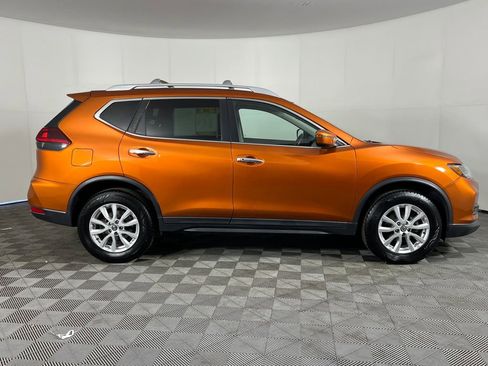 Used 2019 Nissan Rogue SV AWD/4WD image 5