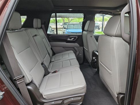 Used 2023 GMC Yukon SLT AWD/4WD image 27