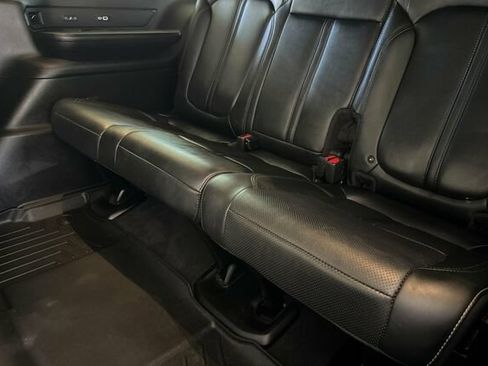 Certified 2023 Jeep Wagoneer Series II AWD/4WD image 12
