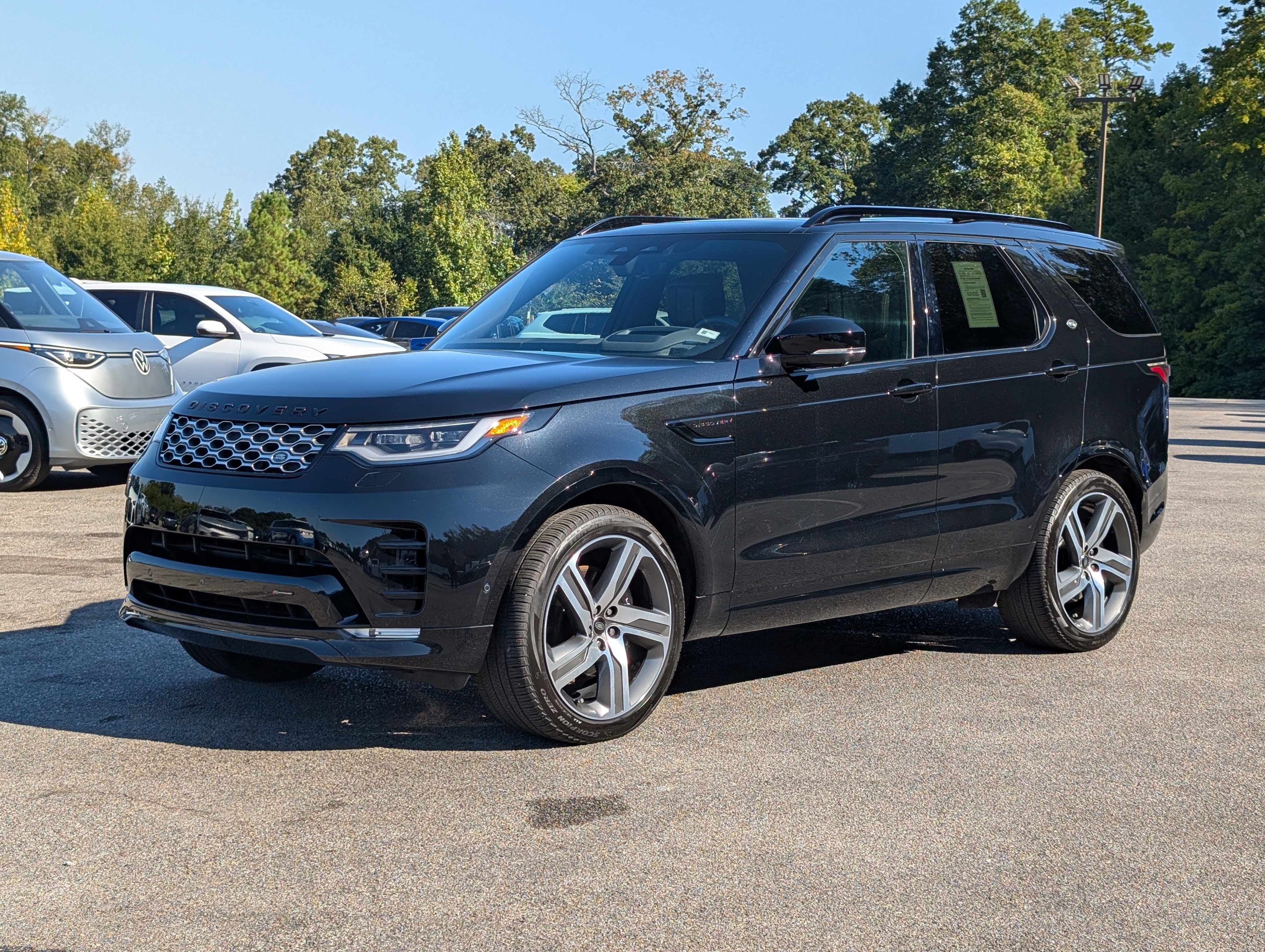 Used 2023 Land Rover Discovery Metropolitan Edition AWD/4WD image 5