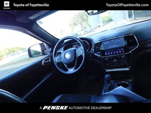 Used 2019 Jeep Grand Cherokee Altitude AWD/4WD image 7