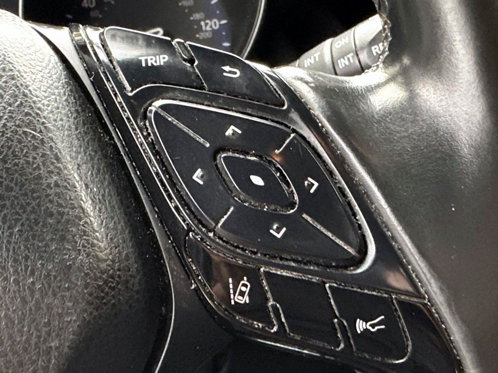 Used 2019 Toyota C-HR XLE FWD image 25