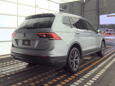 Used 2023 Volkswagen Tiguan SE image 5