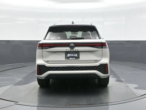 New 2026 Volkswagen Tiguan SE R-Line AWD/4WD image 6