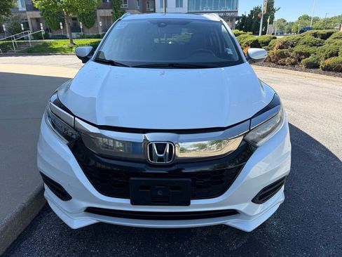 Used 2020 Honda HR-V Touring image 3