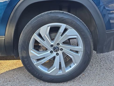 Used 2023 Volkswagen Atlas SE image 32