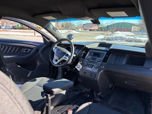 Used 2019 Ford Taurus Police Interceptor AWD w/ 2-tone Vinyl Package #1 image 3