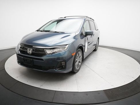 Certified 2025 Honda Odyssey Touring image 26