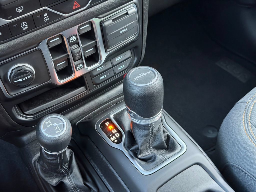 New 2026 Jeep Gladiator Sport AWD/4WD image 17