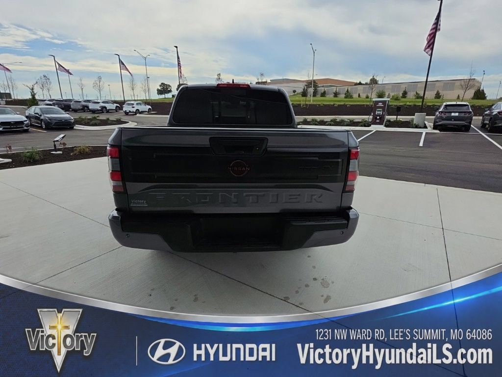 Used 2026 Nissan Frontier PRO-4X AWD/4WD image 4