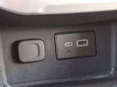 Certified 2023 GMC Acadia SLE w/ Driver Convenience Package image 25