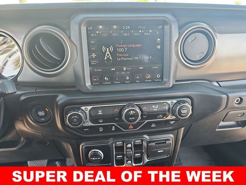 Used 2021 Jeep Gladiator Willys image 19