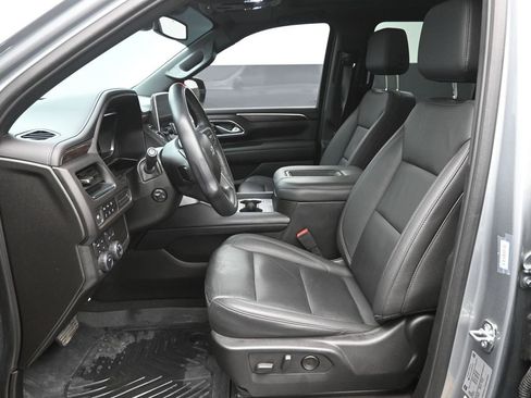 Used 2024 Chevrolet Suburban Z71 w/ Luxury Package image 18