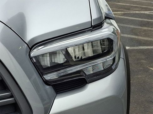 Used 2023 Toyota Tacoma TRD Off-Road w/ Technology Package image 9