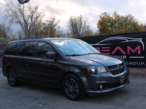 Used 2017 Dodge Grand Caravan GT FWD image 4