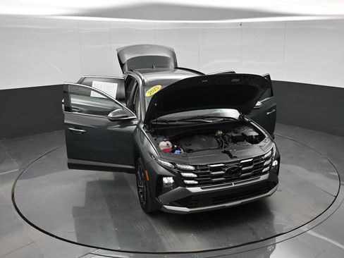 Used 2025 Hyundai Tucson Limited FWD image 39