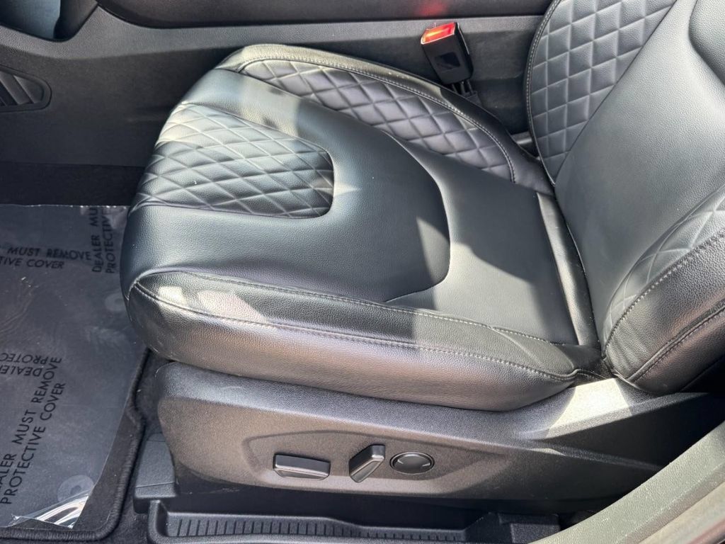 Used 2024 Ford Edge Titanium AWD/4WD image 14
