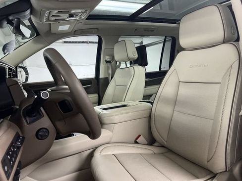 Certified 2023 GMC Yukon XL Denali w/ Denali Reserve Package AWD/4WD image 20