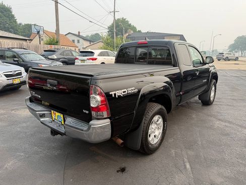 Used 2012 Toyota Tacoma 4x4 Access Cab V6 w/ TRD Off-Road Pkg image 90