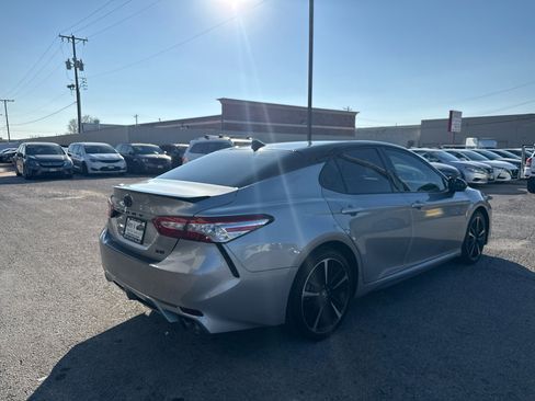 Used 2020 Toyota Camry XSE image 6