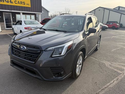 Used 2022 Subaru Forester CVT image 2