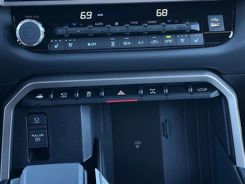 New 2026 Toyota Tundra Limited image 18