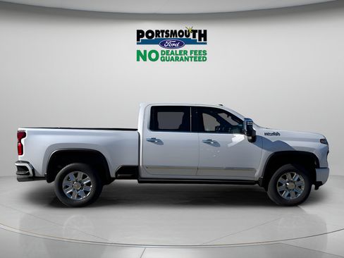 Used 2024 Chevrolet Silverado 2500 High Country w/ Z71 Off-Road Package AWD/4WD image 6