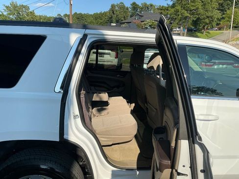 Used 2018 Chevrolet Tahoe LS RWD image 11