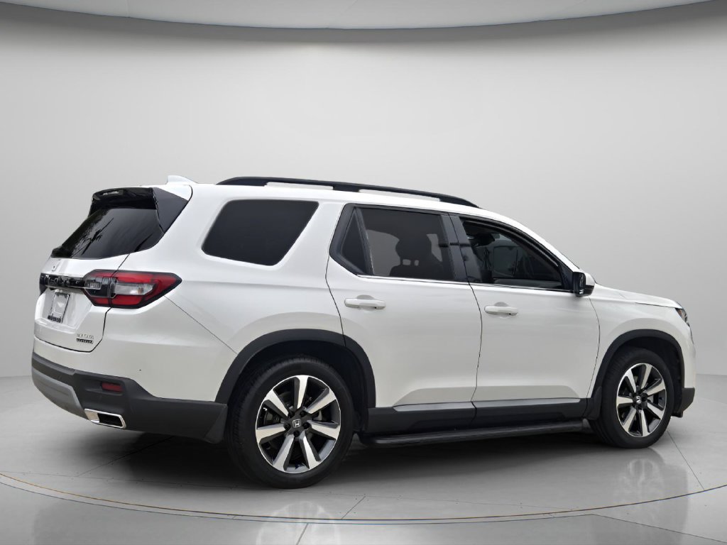 Certified 2025 Honda Pilot Touring image 7