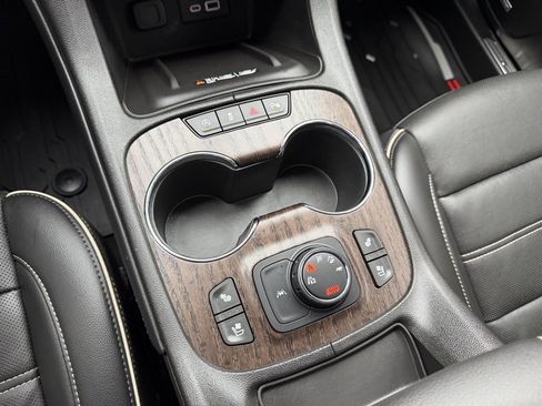 Used 2023 GMC Acadia Denali w/ Denali Ultimate Package image 25