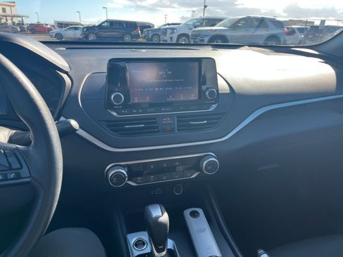 Used 2023 Nissan Altima 2.5 S FWD image 17