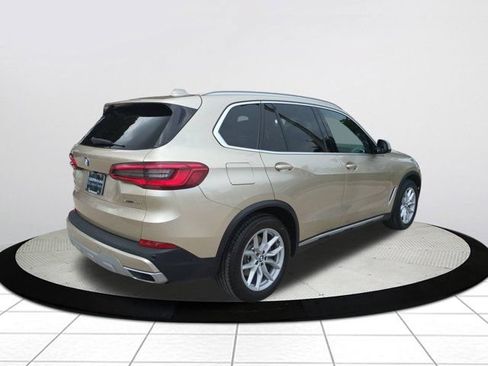 Used 2019 BMW X5 xDrive40i w/ Premium Package 2 AWD/4WD image 3