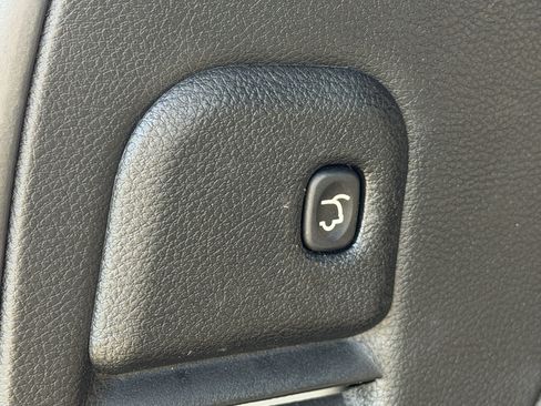 Used 2021 Jeep Grand Cherokee Laredo X image 14