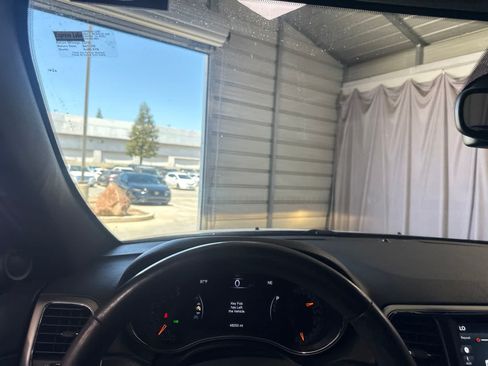 Used 2018 Jeep Grand Cherokee Altitude AWD/4WD image 23