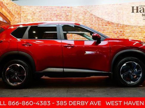 Certified 2024 Nissan Rogue SV w/ SV Premium Package AWD/4WD image 8