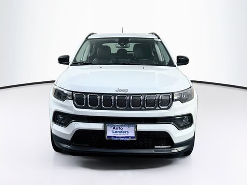 Used 2022 Jeep Compass Latitude w/ Convenience Group AWD/4WD image 2