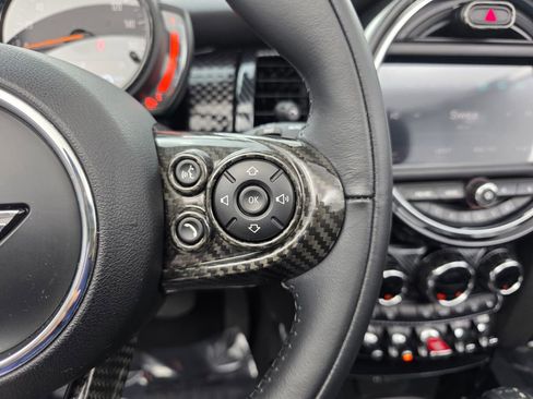 Used 2018 MINI Cooper S image 19