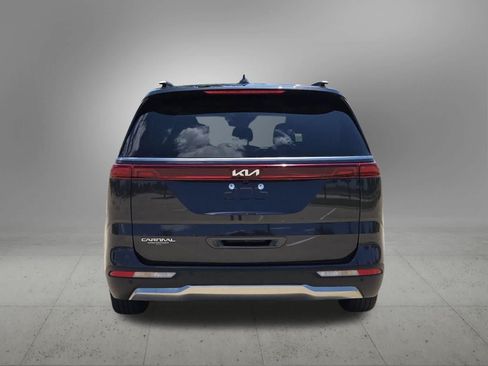 Certified 2024 Kia Carnival SX FWD image 5