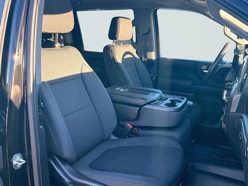 Used 2021 Chevrolet Silverado 2500 Custom w/ Custom Value Package image 7