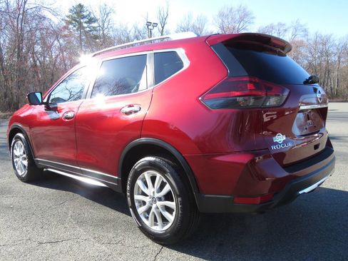 Used 2018 Nissan Rogue SV w/ Sun & Sound Touring Package image 7